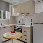Gkountis *