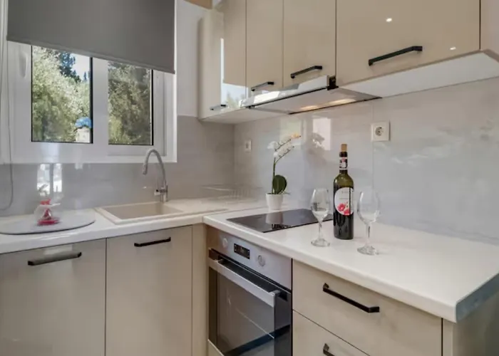 Gkountis Tsoukaladhes